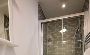 The Plough - A trendy en suite shower room for Bedroom 2