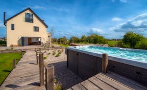 Teds Place - Holiday house with swim spa in Somerset