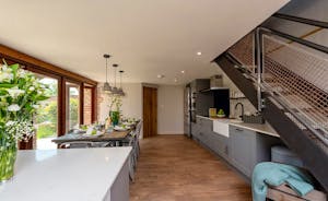 Bean Goose Barn - Step into the open plan kitchen/dining room
