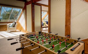 Dustings - Play pool or table football
