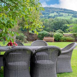 Big Thatch, Devon - This is the way to unwind; surrounded by the beautiful Devon hills Big Thatch, Devon - This is the way to unwind; surrounded by the beautiful Devon hills