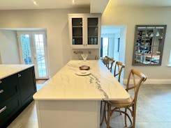Full Kitchen with breakfast bar and Island