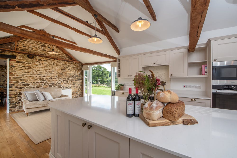 Fully featured kitchen