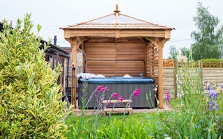 'Hot Tubs' - Holiday Ideas