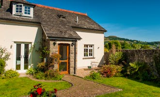 'Little Shoe Cottage' - in Powys