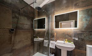 Churchill 20 - The en suite shower room for Bedroom 6