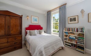 Asham House - Bedroom 3: Period charm and homeliness