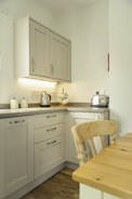 Wonderful recently fitted modern kitchen 