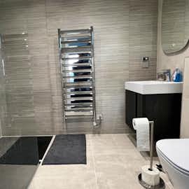 Master Ensuite Master Ensuite
