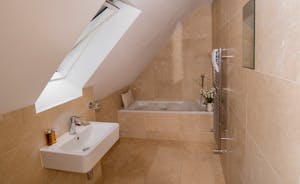 Foxcombe - En suite bathroom for Bedroom 4