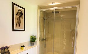 The Granary - An all modern en suite shower room for Bedroom 2