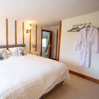 Willow Room - Room 4 Willow Room - Room 4