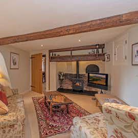 Big Thatch, Devon - Spend quieter moments in the snug, or watch TV with the little ones Big Thatch, Devon - Spend quieter moments in the snug, or watch TV with the little ones