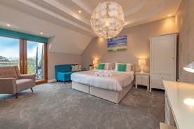 Hamble House - Bedroom 6: Super king or twin, an ensuite shower and a balcony