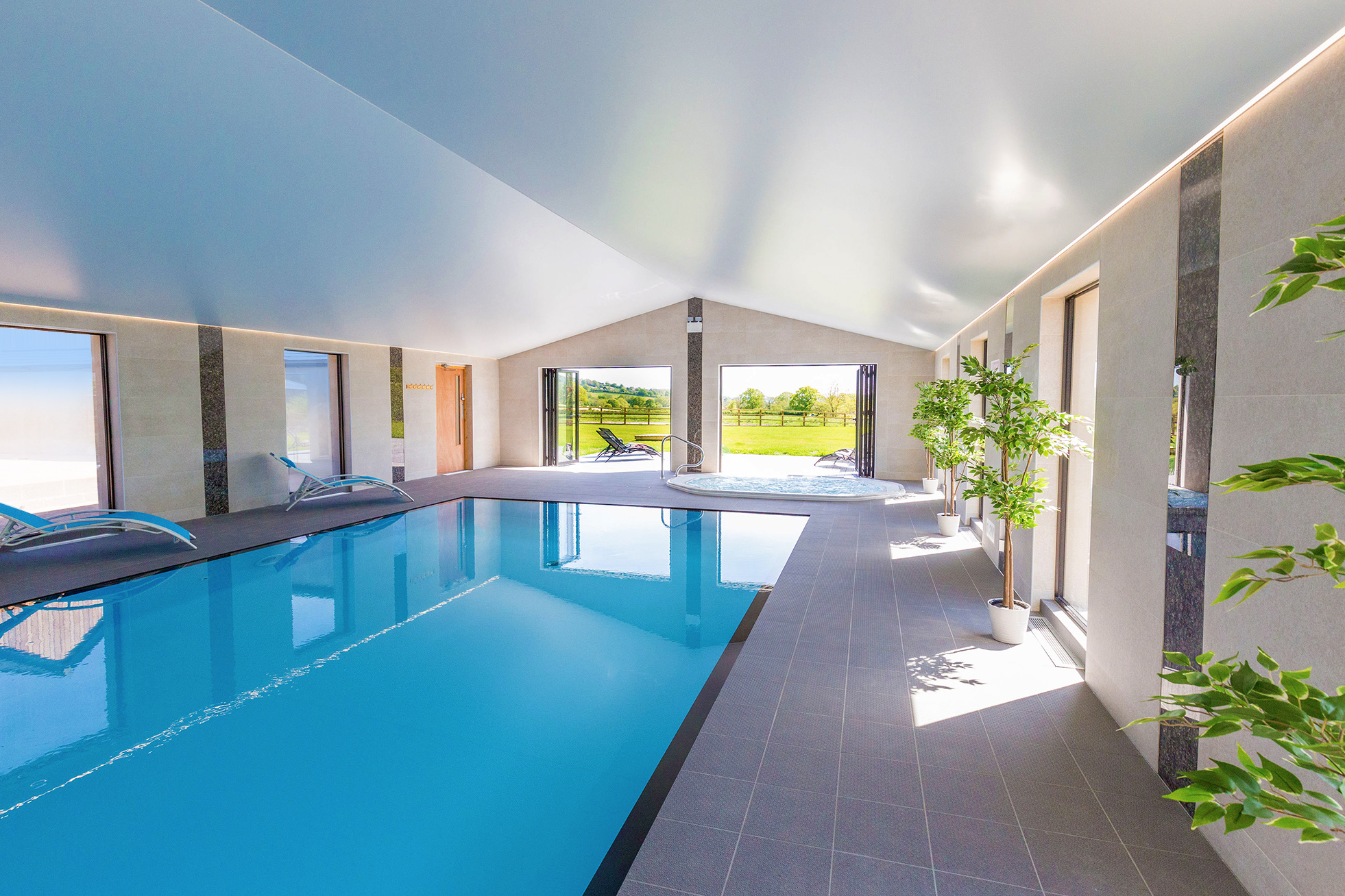 Shires 6 Bedroom Barn Holiday Rental In Devon Shortbreaks Com