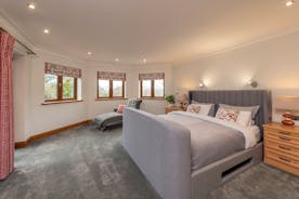 Hamble House - Bedroom 3 is a luxurious suite with an ensuite bathroom and private balcony