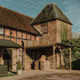 Hot Tub & Pizza Oven at Bowley Hall Hot Tub & Pizza Oven at Bowley Hall