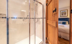Lower Leigh - The ensuite shower room for Bluebell