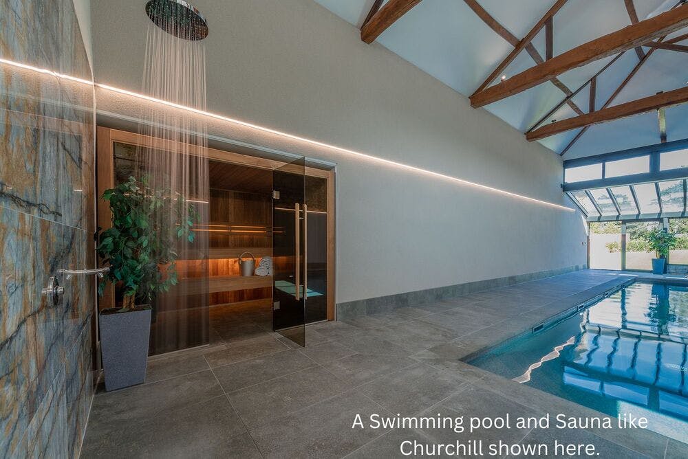 The swimming pool and sauna at Churchill 20