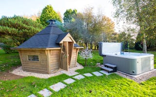 'BBQ Lodges' - Holiday Ideas