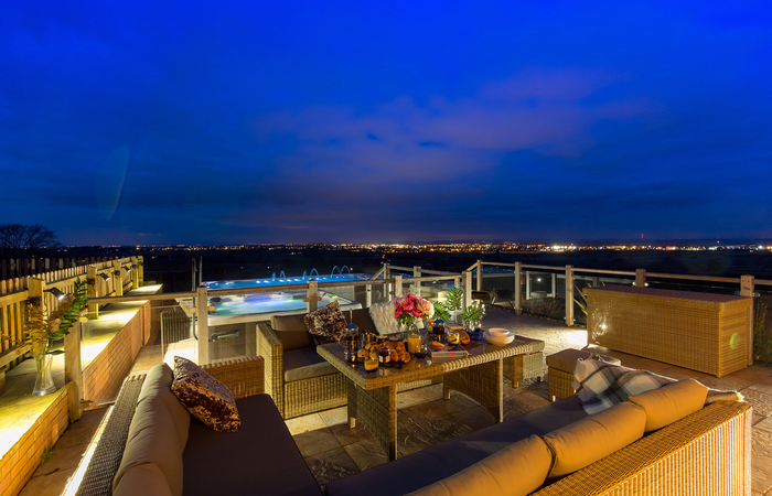 Somerset holiday home with hot tub, swim spa, games room and stunning view which sleeps 12