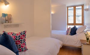 Dustings - Bedroom 4: snooze space for 3 and use of a Jack and Jill bathroom, shared with Bedroom 3