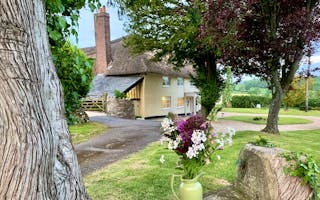 'Large Houses To Rent For 50th Birthdays' - Holiday Ideas