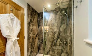 Kingshay Barton - Bedroom 3 (Broadstone) has its own shower room