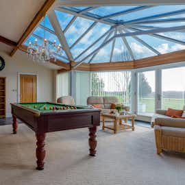 Herons Bank - Play pool, relax, be happy Herons Bank - Play pool, relax, be happy