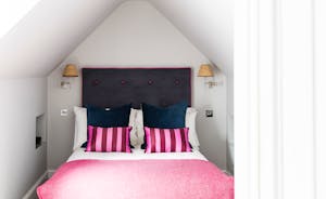 Duxhams: Lucious pinks in Bedroom 7