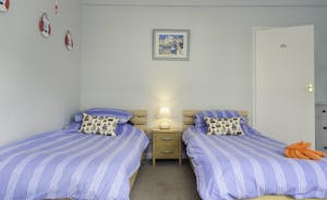 Bedroom 2 with 2 single beds