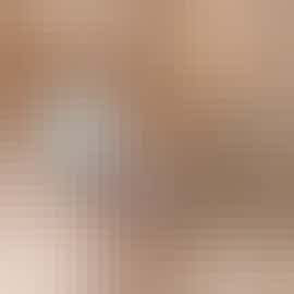 Big Thatch, Devon - Bedroom 1 has an ensuite bathroom with a bath, shower and two handbasins Big Thatch, Devon - Bedroom 1 has an ensuite bathroom with a bath, shower and two handbasins