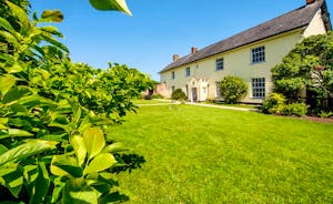Pound Farm - This beautiful Somerset farmhouse sleeps 18 guests in 8 bedrooms