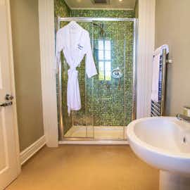 Sampford View - Next to Bedroom 5 there's a shared shower room Sampford View - Next to Bedroom 5 there's a shared shower room