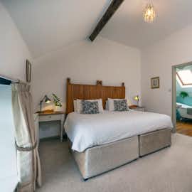 Bedroom 5 with well equipped ensuite  Bedroom 5 with well equipped ensuite