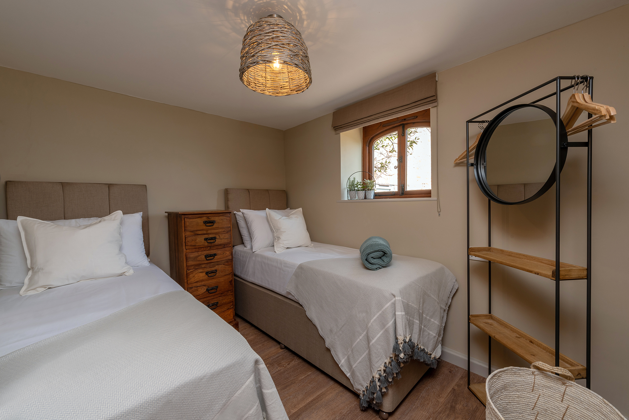 Bean Goose Barn - Bedroom 4 is on the ground floor and has zip and link beds