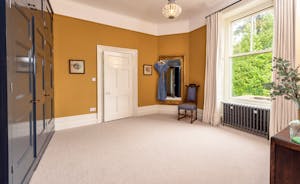 Wonham House - Bedroom 1 has a spacious dressing room