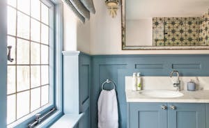 Duxhams: Blue hues in the ensuite shower room for Bedroom 4