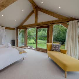 Otterhead House - Bedroom 1: Soaring timbers, breathtaking views Otterhead House - Bedroom 1: Soaring timbers, breathtaking views