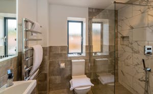Croftview - Bedroom 2 (Otter): The en suite shower room