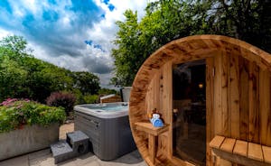 Otterhead House - Sauna or hot tub? Up to you!