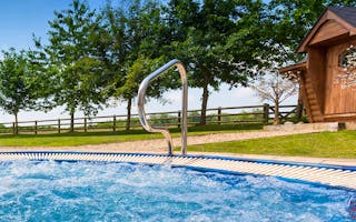 'Holiday Accommodation with Hot Tubs for 2 - 8 Guests' - Holiday Ideas