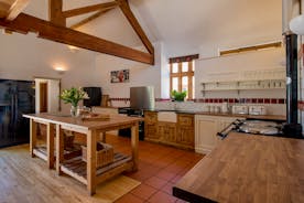 Dustings - A well equipped farmhouse kitchen - all geared up for cooking for large groups
