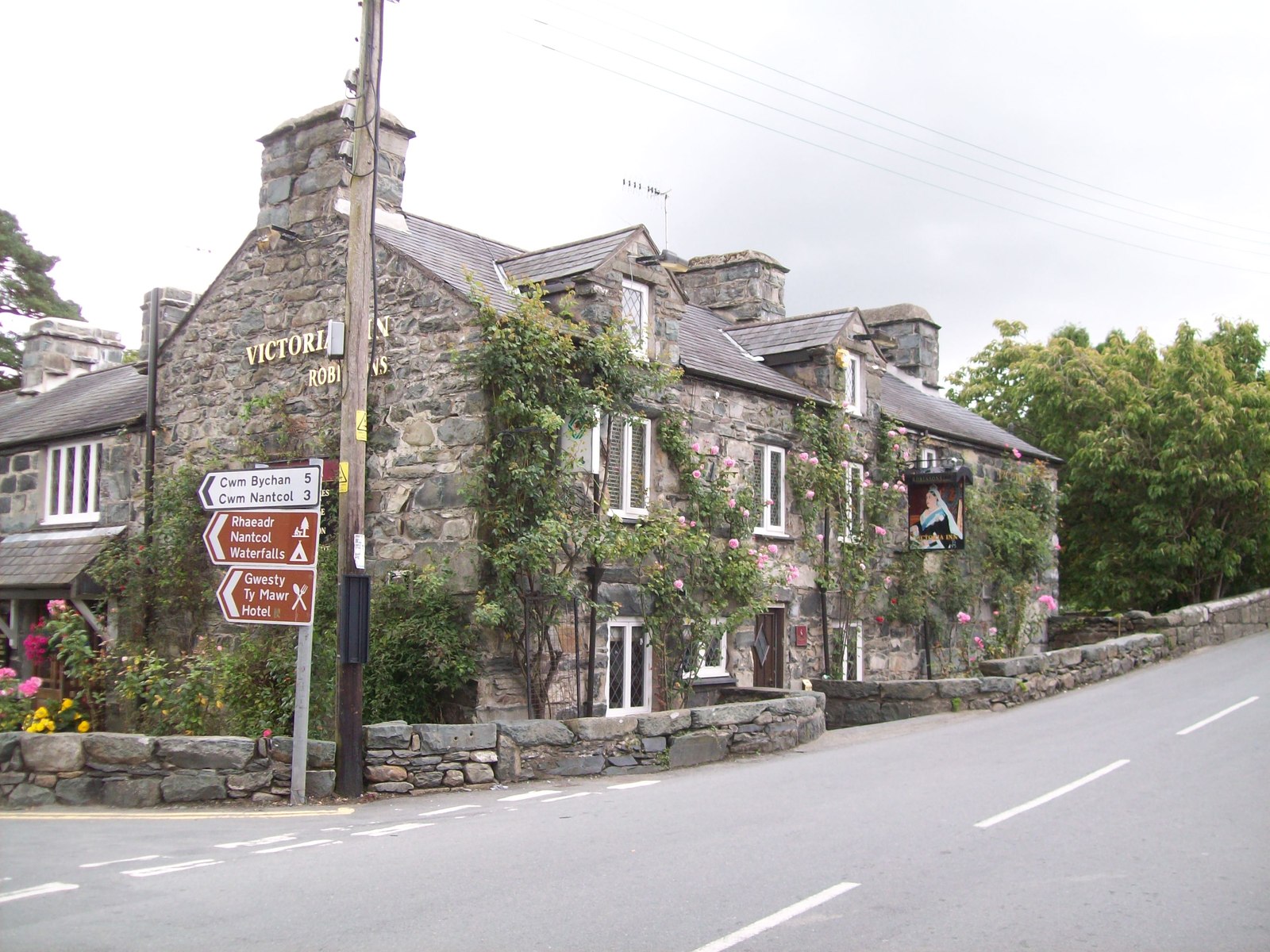 'Accommodation near The Victoria Inn, Llanbedr' - Holiday Ideas