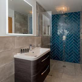 Croftview - Bedroom 4 (Hedgehog): the ensuite shower room Croftview - Bedroom 4 (Hedgehog): the ensuite shower room