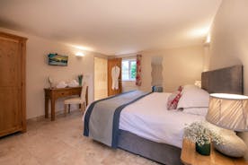 Holemoor Stables: Bedroom 8 - super king or twin beds and an ensuite wet room