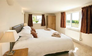 Holemoor Stables: Bedroom 7 is a bright and airy room with an en suite bathroom