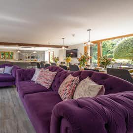 Kingshay Barton - A well-equipped kitchen, a long dining table, a place to sit comfy Kingshay Barton - A well-equipped kitchen, a long dining table, a place to sit comfy