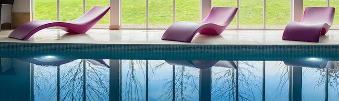 Holiday Cottage with Swimming Pools