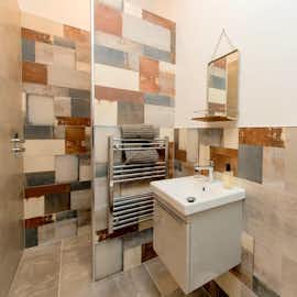 Hares Barton - Bedroom 2 has an ensuite shower room Hares Barton - Bedroom 2 has an ensuite shower room